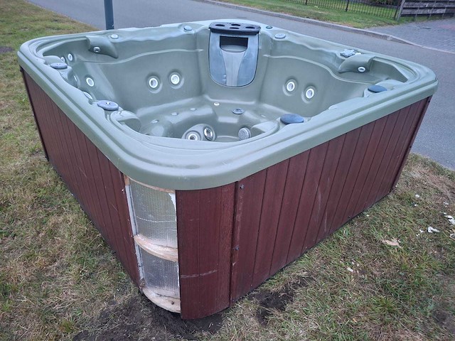 Aeware 7 persoons amerikaans jacuzzi en buitenspa - afbeelding 16 van  25