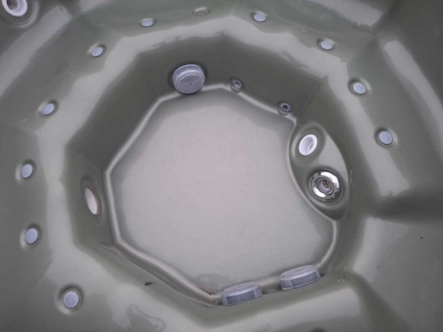 Aeware 7 persoons amerikaans jacuzzi en buitenspa - afbeelding 20 van  25