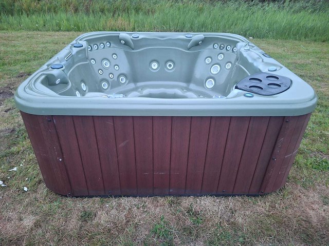 Aeware 7 persoons amerikaans jacuzzi en buitenspa - afbeelding 18 van  25