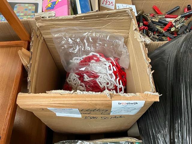 Afbakeningsketting - afbeelding 1 van  3