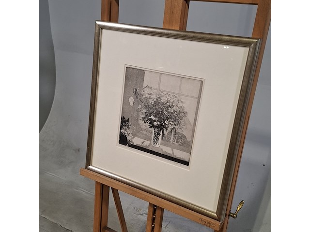 Afbeelding in lijst, a. m. iperen, bloemen voor het raam 5/10, 1974 - afbeelding 3 van  9