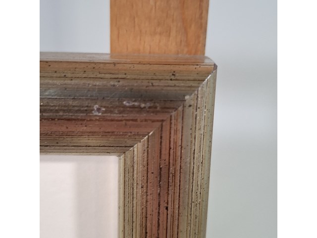 Afbeelding in lijst, a. m. iperen, bloemen voor het raam 5/10, 1974 - afbeelding 7 van  9