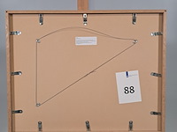 Afbeelding in lijst, een toeschouwer zorgt bij de tour de france voor verkoelng voor de renners aldo ronconni en maurice diot - afbeelding 6 van  7