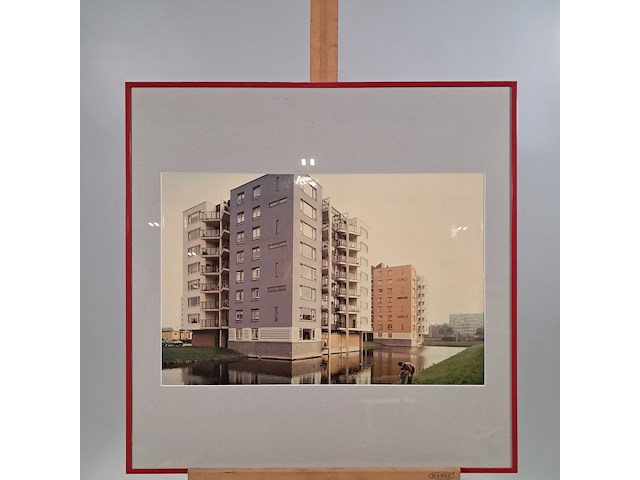 Afbeelding in lijst, flat in de wijk prinsenland te rotterdam - afbeelding 1 van  6