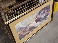 Afbeelding michelangelo "creation of adam" in grote lijst - afbeelding 5 van  6