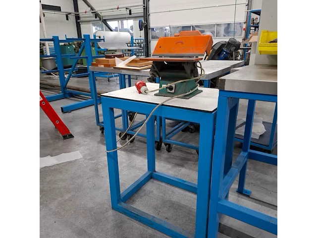 Afbraammachine op tafel - afbeelding 2 van  7
