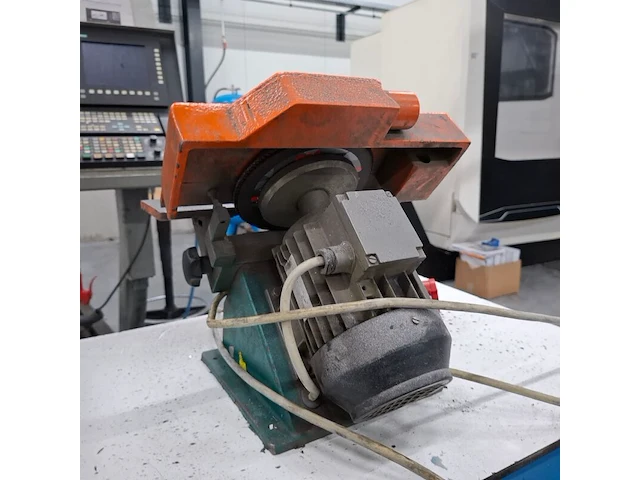 Afbraammachine op tafel - afbeelding 7 van  7