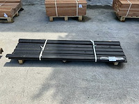 Afdeklat piramide zwart gespoten sponning 62x1800 mm (8x) - afbeelding 1 van  3