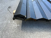 Afdeklat piramide zwart gespoten sponning 62x1800 mm (8x) - afbeelding 2 van  3