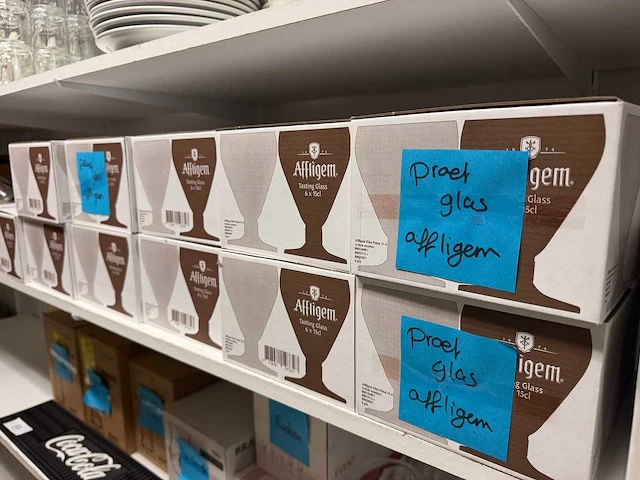 Affligem glaswerk en bierplanken - afbeelding 1 van  7
