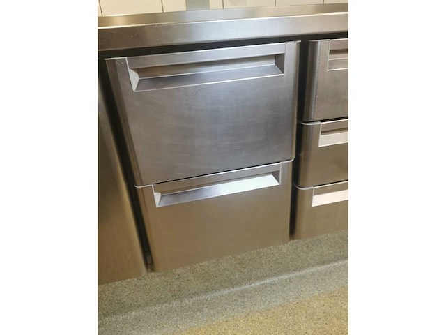 Afinox - rvs horeca koelwerkbank met 1 deur en 5 lades - afbeelding 3 van  5