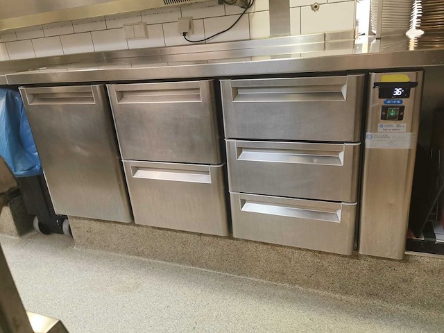 Afinox - rvs horeca koelwerkbank met 1 deur en 5 lades - afbeelding 2 van  6
