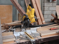 Afkort- / verstekzaag dewalt dws774. - afbeelding 1 van  3