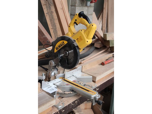 Afkort- / verstekzaag dewalt dws774. - afbeelding 2 van  3