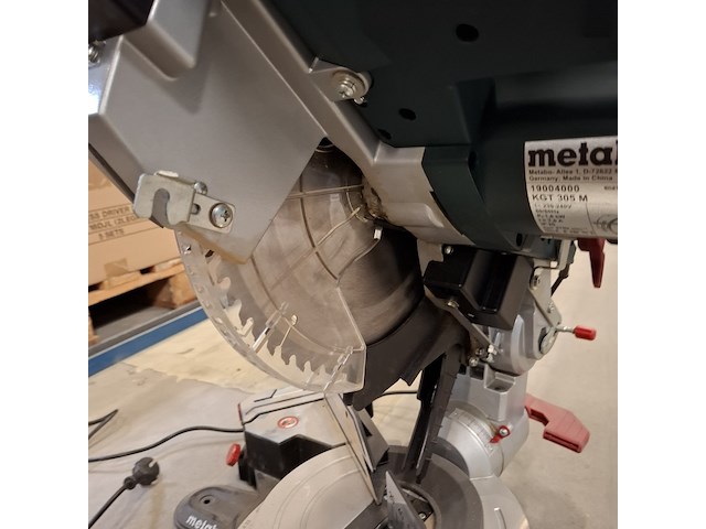 Afkort / tafelcirkelzaag metabo, kgt 305 m, bouwjaar 2016 - afbeelding 9 van  9