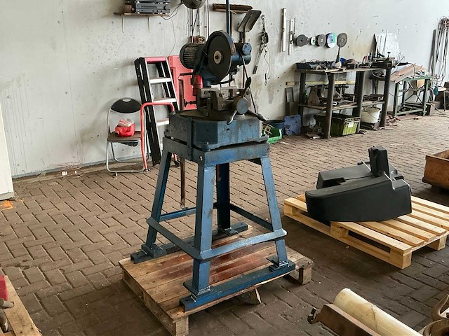 Afkortcirkelzaagmachine - afbeelding 2 van  7