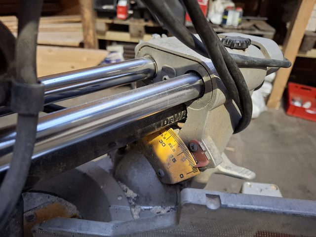 Afkort/verstekzaag met onderstel de walt, dws780-qs - de7023-xj - afbeelding 2 van  16