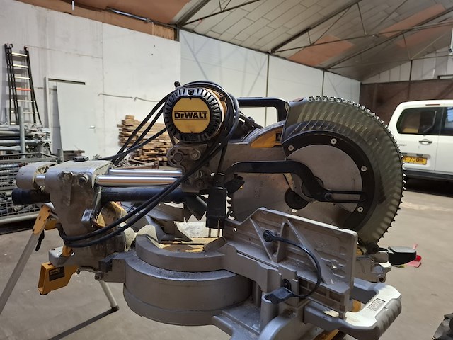 Afkort/verstekzaag met onderstel de walt, dws780-qs - de7023-xj - afbeelding 11 van  16