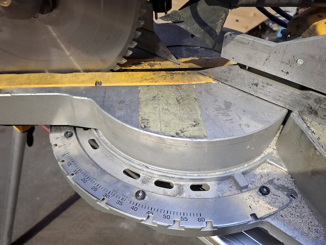 Afkort/verstekzaag met onderstel de walt, dws780-qs - de7023-xj - afbeelding 15 van  16