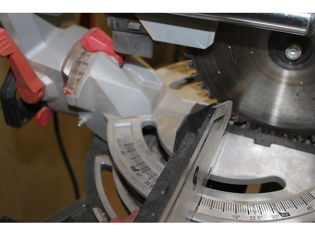 Afkort/verstekzaag metabo kgsv 72 xact sym op uitschuifbaar, inklapbaar en verrijdbaar onderstel metabo ksu... - afbeelding 4 van  6