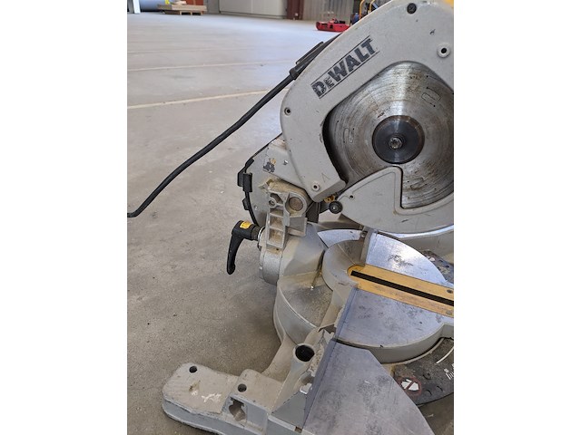 Afkortzaag dewalt, dw707 - afbeelding 5 van  5