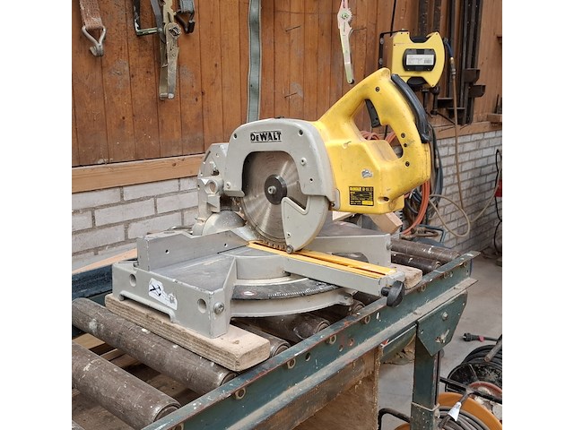 Afkortzaag dewalt, dw707 - afbeelding 1 van  8