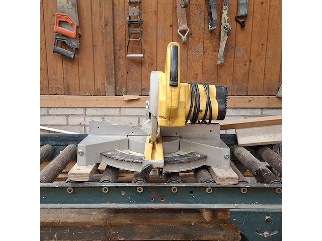 Afkortzaag dewalt, dw707 - afbeelding 2 van  8