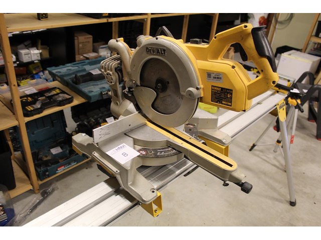 Afkortzaag dewalt dws778 met zaagtafel dewalt inklapbaar - afbeelding 2 van  5