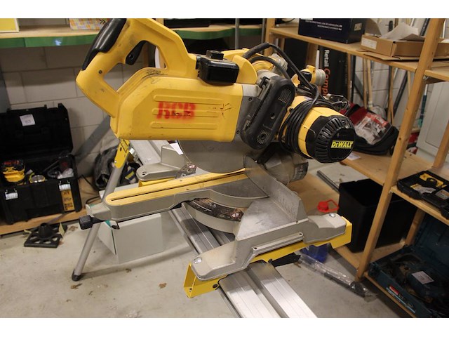 Afkortzaag dewalt dws778 met zaagtafel dewalt inklapbaar - afbeelding 3 van  5