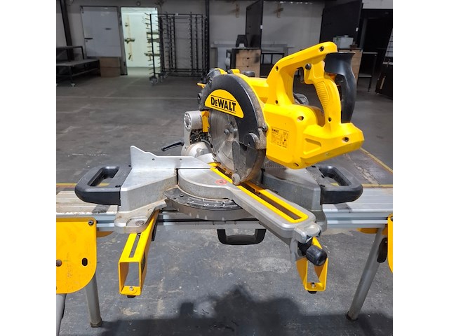 Afkortzaag met onderstel dewalt, dw774 - afbeelding 6 van  13