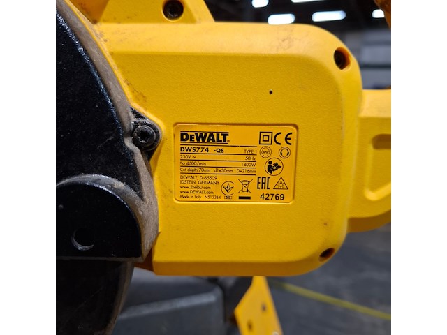Afkortzaag met onderstel dewalt, dw774 - afbeelding 10 van  13