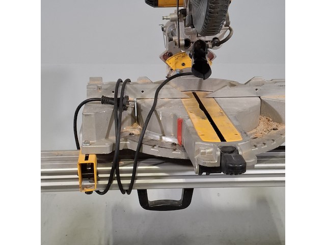 Afkortzaag op zaagtafel, dewalt, dws780, de7023 - afbeelding 8 van  15