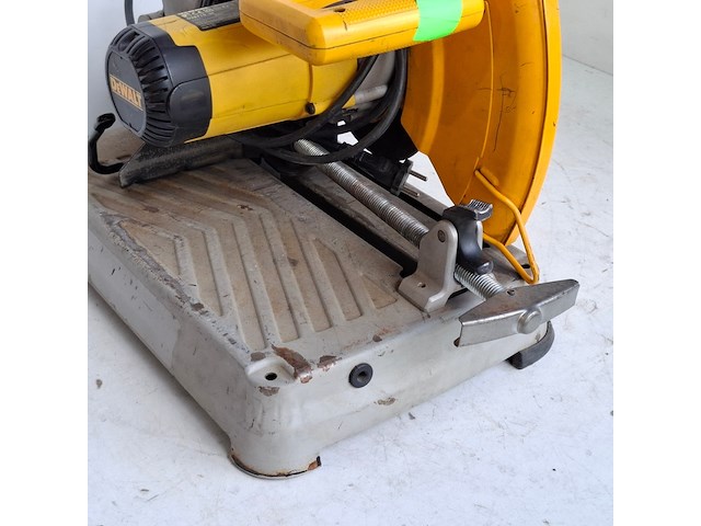Afkortzaag voor metaal 230v dewalt, d28715, bouwjaar 2016 - afbeelding 6 van  8