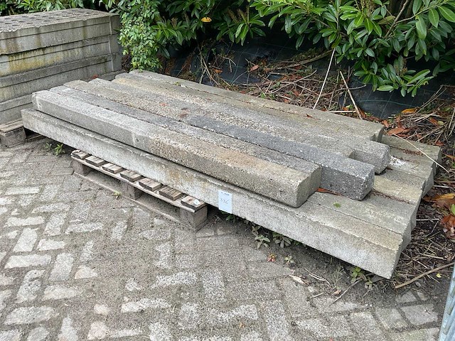 Afrasteringspalen en vloerdelen, beton - afbeelding 2 van  9
