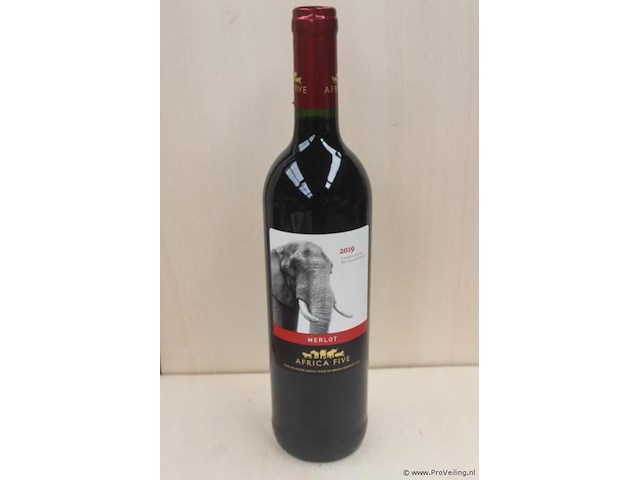 Africa five merlot - 75 cl - winkelverkoopprijs € 6.95 - afbeelding 1 van  3