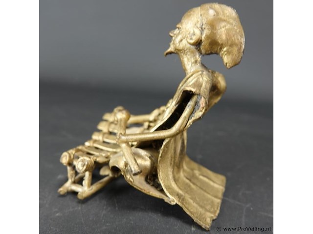 Afrikaanse bronzen balafon speler - afbeelding 3 van  5