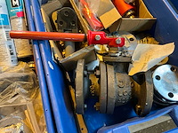 Afsluiter en divers - afbeelding 3 van  7