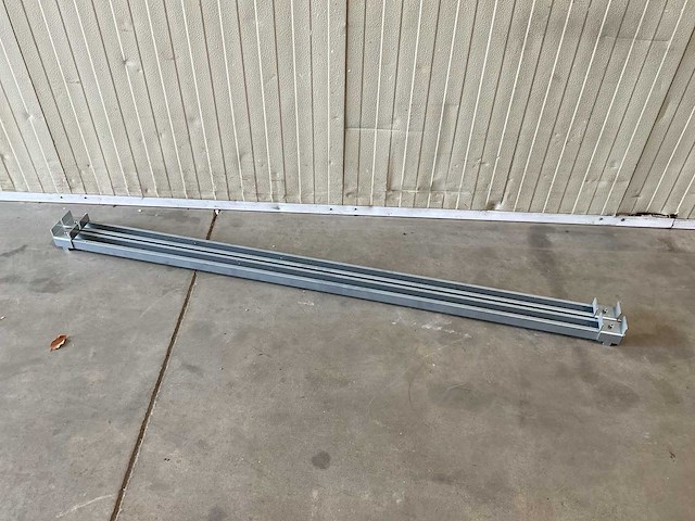 Afstandhouder t.b.v. zonnepanelen (2x) - afbeelding 1 van  1