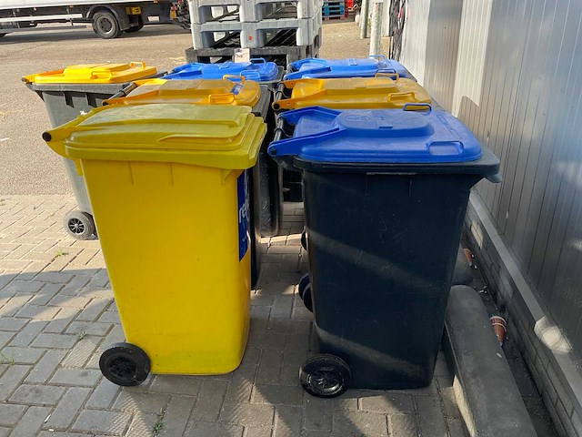 Afvalcontainer (7x) - afbeelding 2 van  2