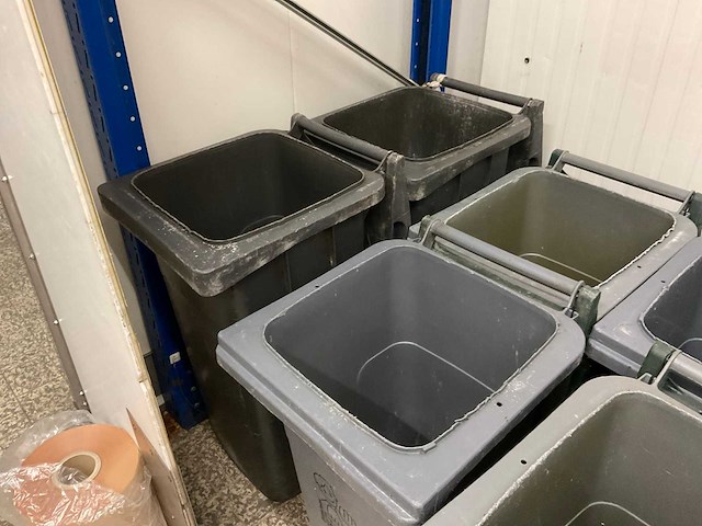 Afvalcontainer (9x) - afbeelding 2 van  5