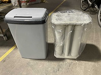 Afvalcontainer bekers en vlamdovende prullenbak - afbeelding 3 van  5
