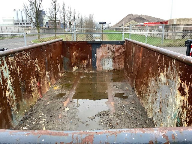 Afvalcontainer - afbeelding 2 van  4