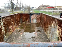 Afvalcontainer - afbeelding 2 van  4