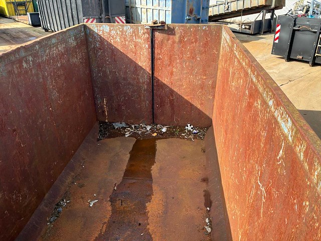 Afvalcontainer - afbeelding 5 van  5