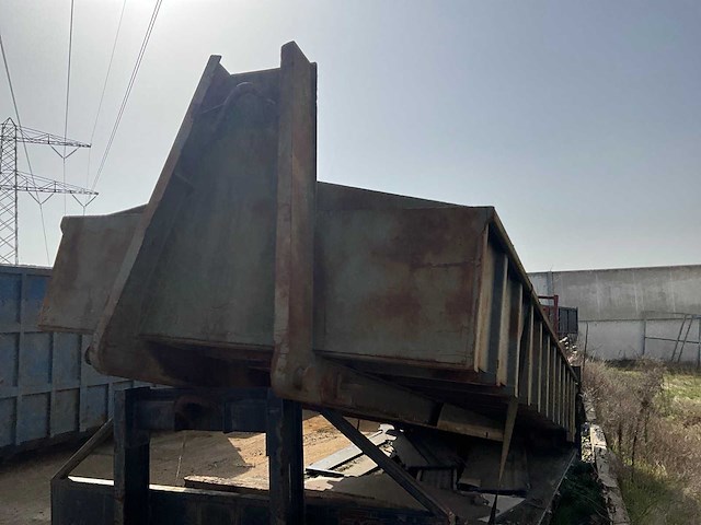 Afvalcontainer - afbeelding 2 van  3