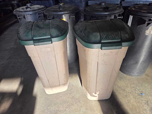 Afvalcontainer - afbeelding 3 van  7