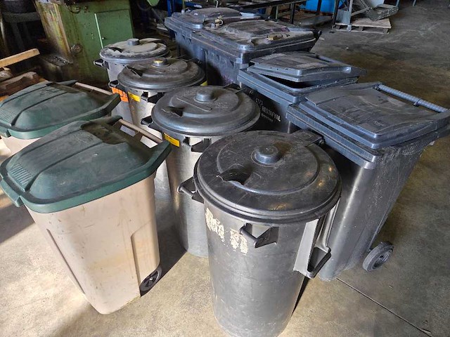 Afvalcontainer - afbeelding 5 van  7