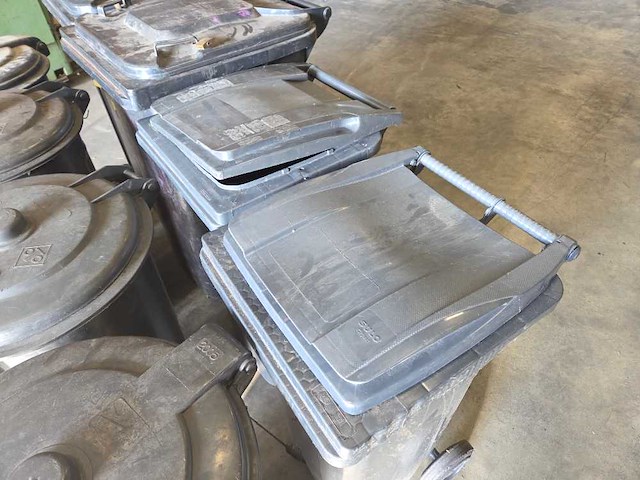 Afvalcontainer - afbeelding 6 van  7