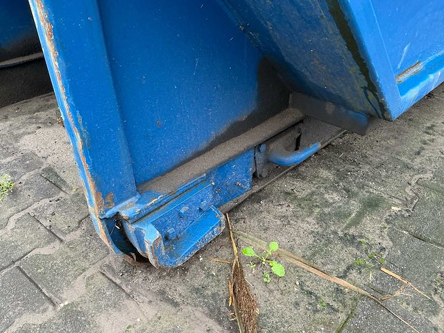 Afvalcontainer - afbeelding 2 van  3