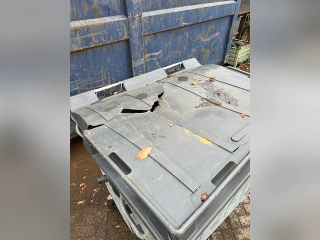 Afvalcontainer - afbeelding 6 van  8